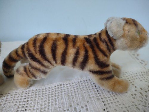 Pair of Steiff Tigers standing sitting w jointed head mohair no buttons or tags - Picture 7 of 7