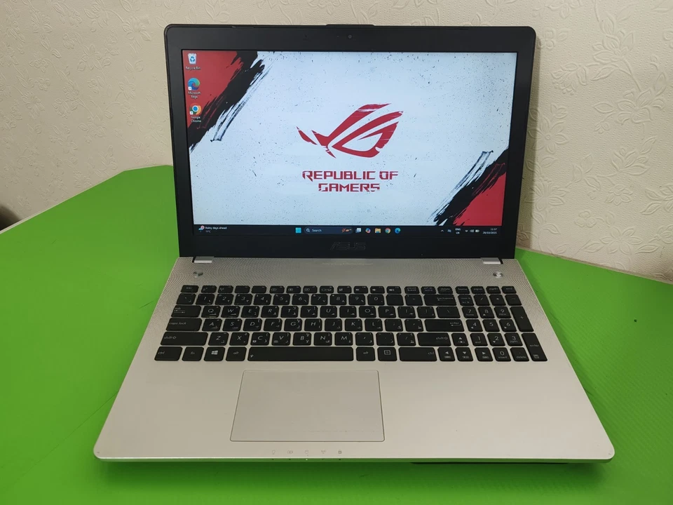 Asus ROG i7 Gaming Laptop With SSD and Microsoft Office 2024 For Student - Image 3 of 4