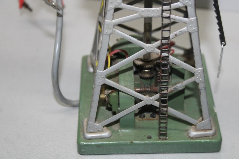 Märklin ferngesteuerter Drehkran mit Hebemagnet Spur H0 #O898 - Bild 3 von 3