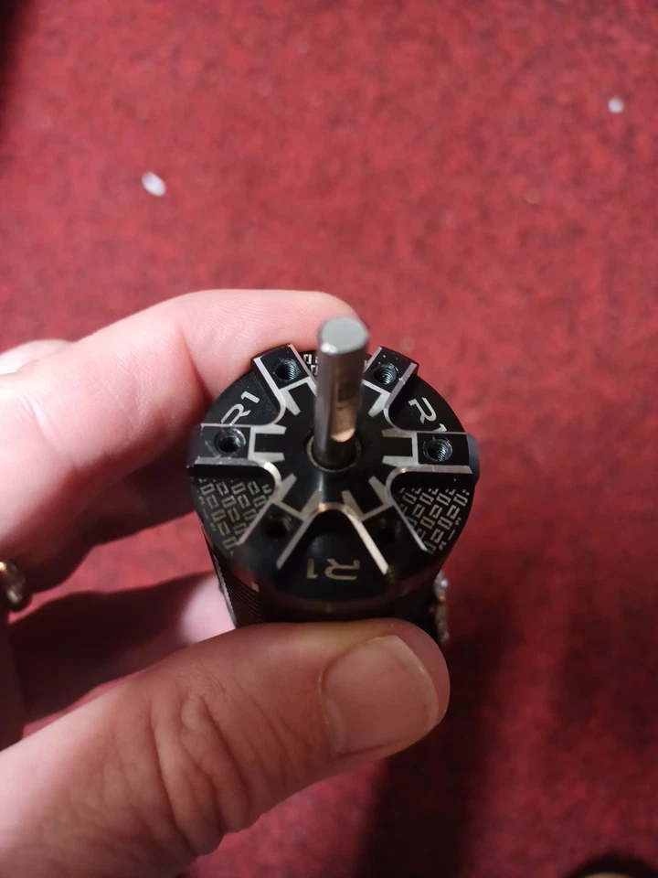 r1 wurks Brushless 4 Pole Drag Race motor  1st Batch - Image 3 of 4