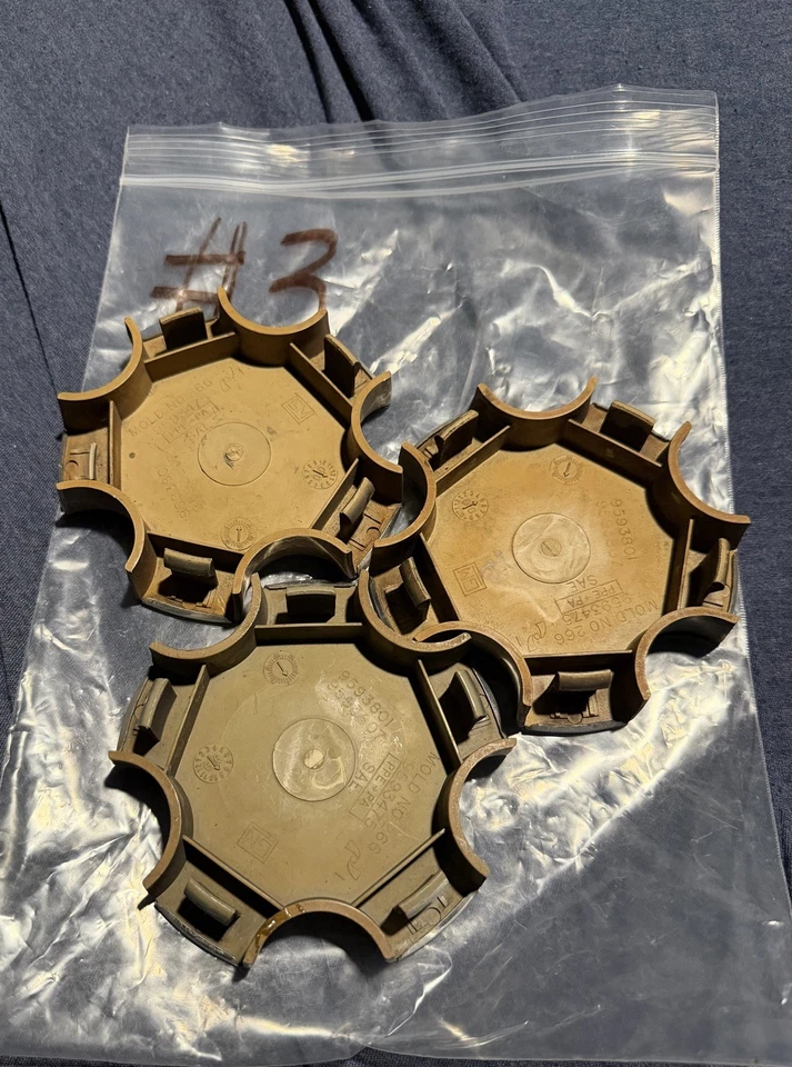 1997-2004 Chevy Corvette C5 Center Wheel Caps - Image 2 of 3