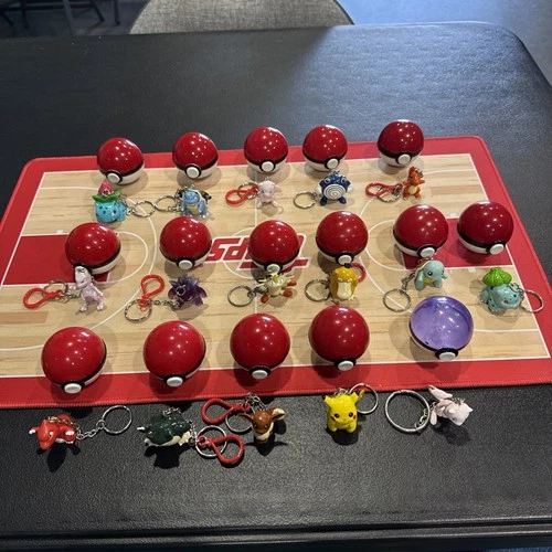 1999 Nintendo Pokemon Pokeball Keychain Lot Of (16) Vintage Toys Charizard 🔥🔥