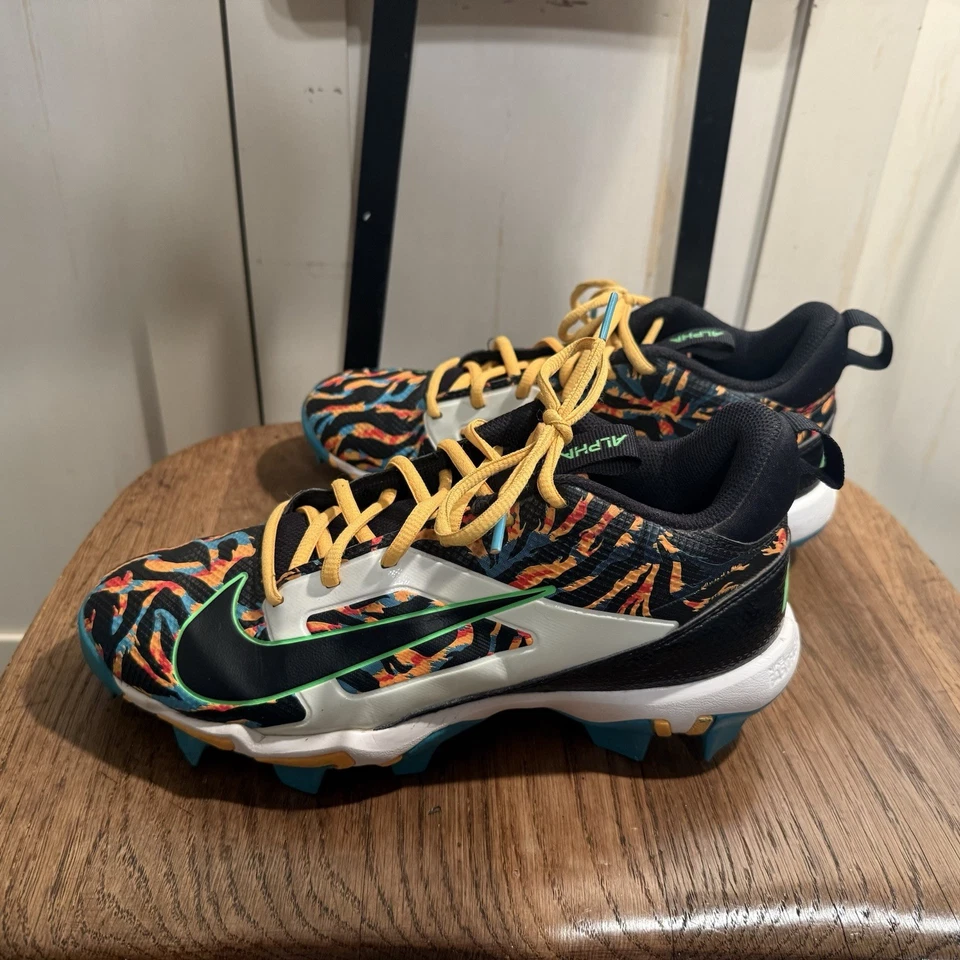 Nike Youth 6Y Alpha Menace 4 Shark Travis Kelce Football Cleats - Image 3 of 4