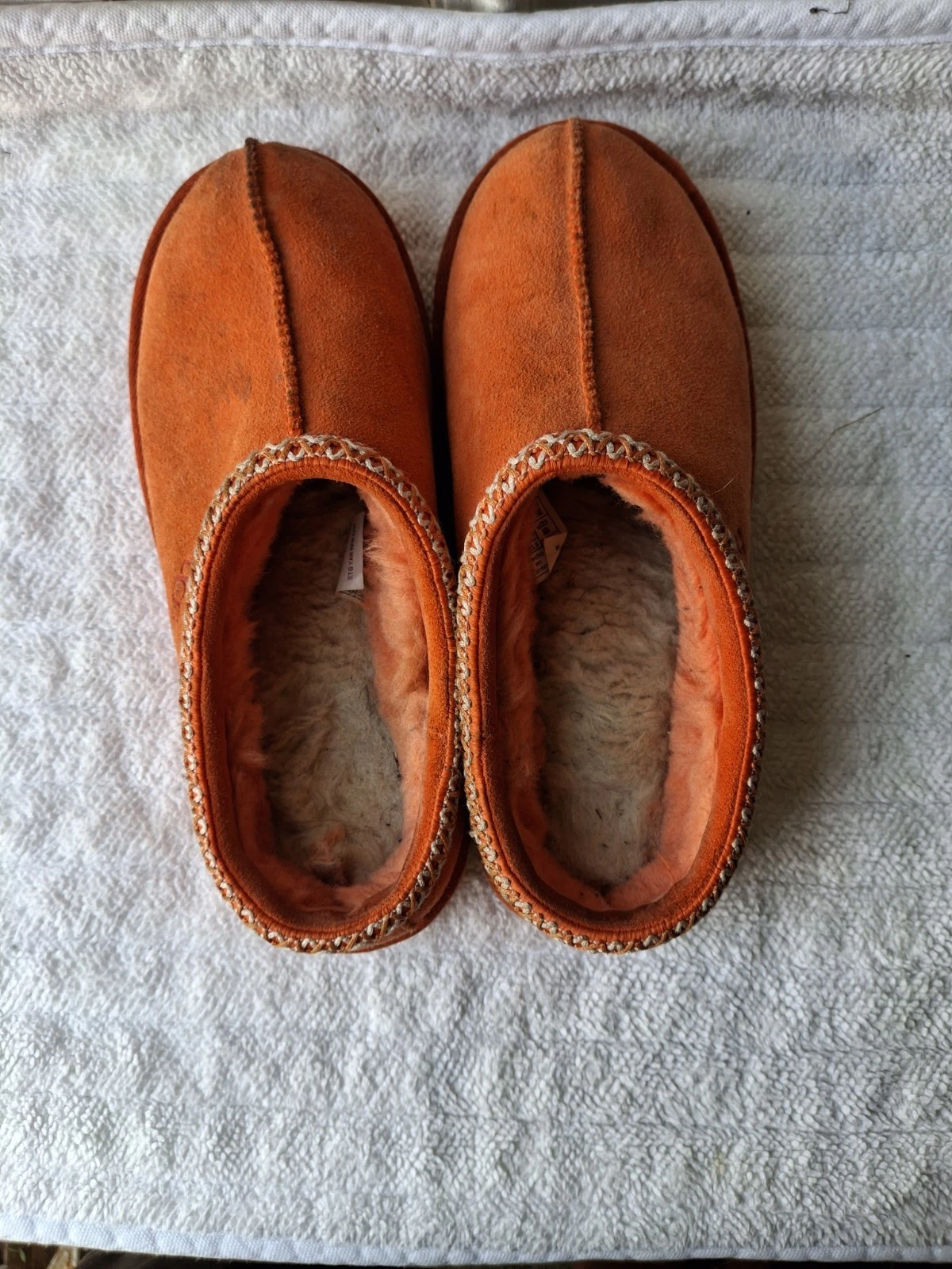 Sandali donna UGG arancioni taglia 5 foderati sherling macchia punta sinistra esterna