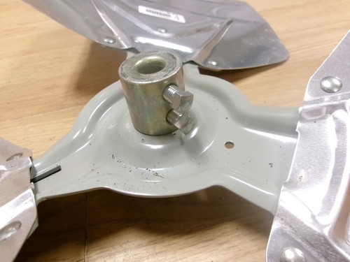 70-42502-01 24" DIA. HOJA DE VENTILADOR CONDENSADOR AC 1/2" DIÁMETRO PARA RAHEEM - RUUD - Imagen 3 de 3