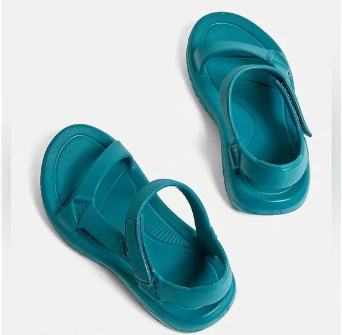 【テンブー】 Amazon.com | Teva Women's Hurricane Drift, Lupine, 05 US | Sport