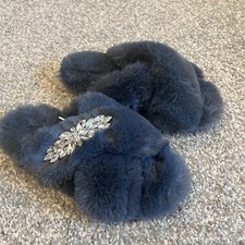 Express Women s Flat Heel Slide Slippers Faux Fur Gray With Shiny Clip Size M