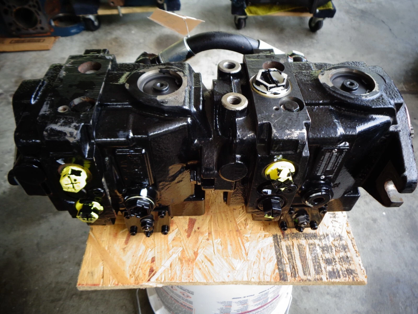 KUBOTA: SCL1000 HST PUMP PART # LP-831-141C GOOD USED TAKE OUT. - Picture 1 of 5