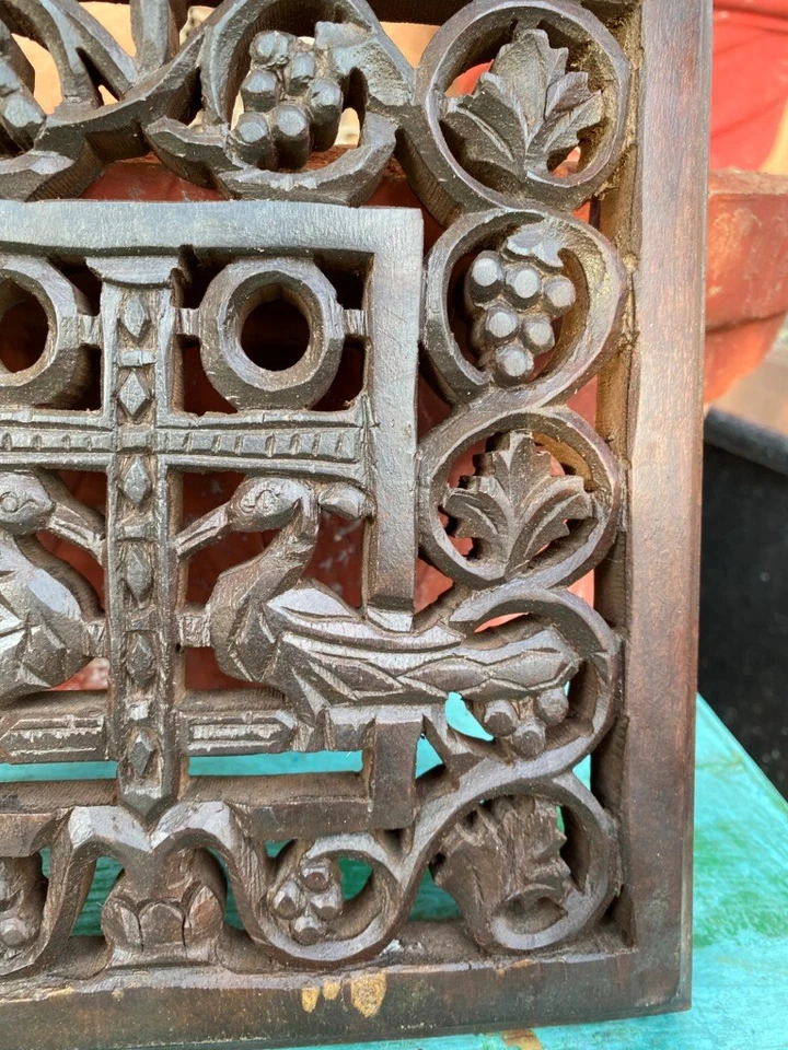 Antigua figura de pavo real tallada a mano tallada a mano panel de decoración de pared raro 1890 Foto 4 de 4