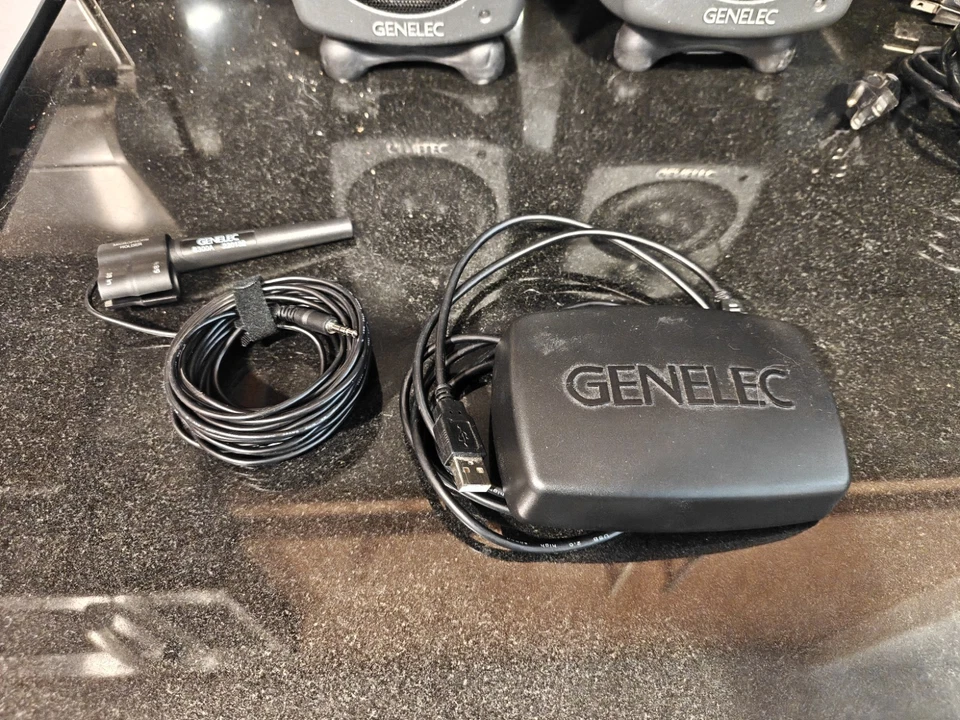 Par de sistemas de monitor de estudio Genelec 8320a Sam - Excelente estado Foto 3 de 4