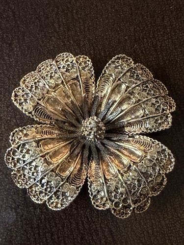 VINTAGE ART (ARTHUR PEPPER) SIGNED METAL GOLD COLORED BROOCH
