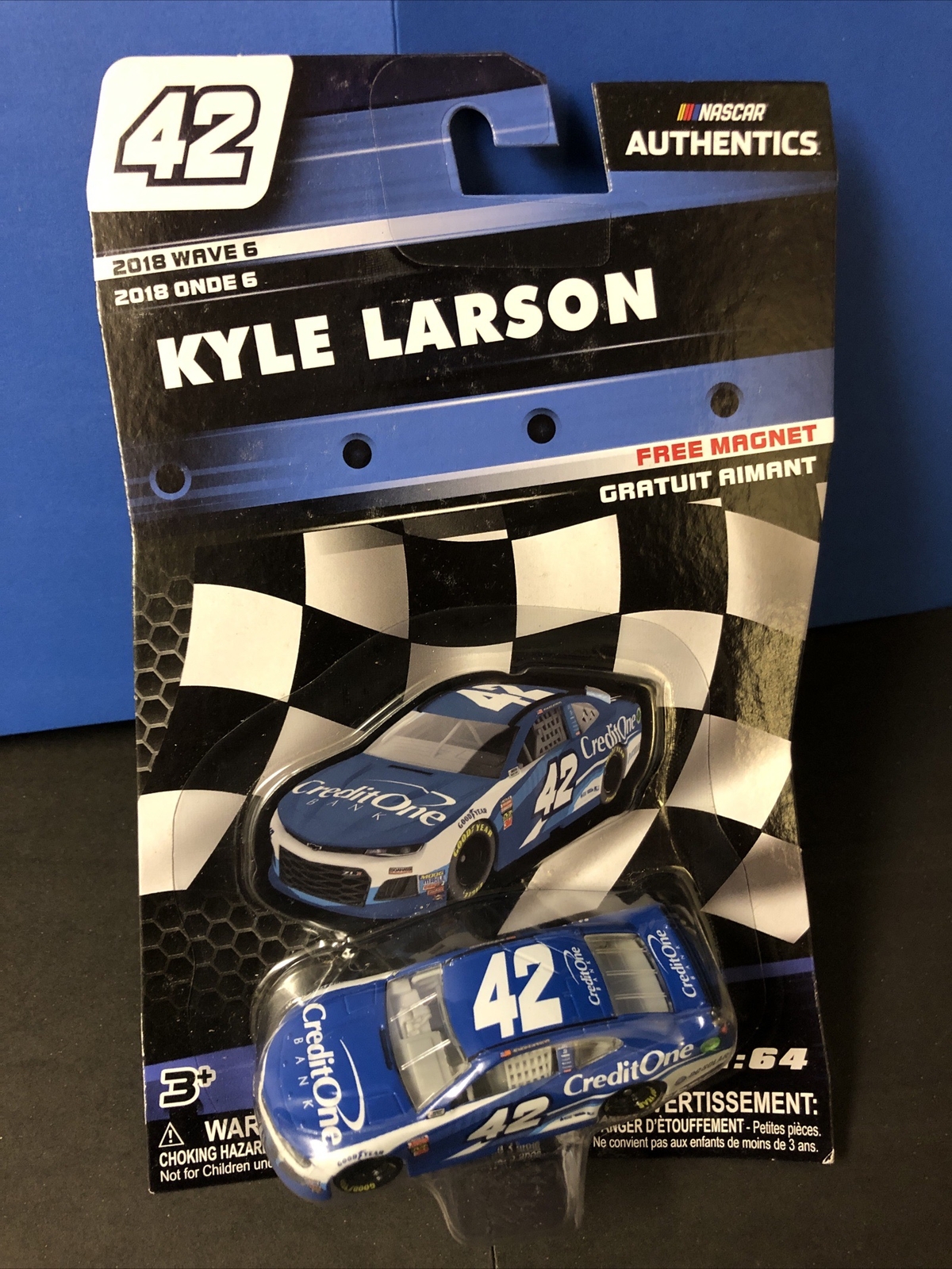 2018 Kyle Larson Wave 6 #42 CREDIT ONE CAMARO NASCAR AUTHENTICS 1:64 ...