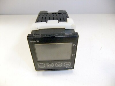 Omron E5CN-R2MT-500 100-240 V AC Multi-Range Digital Temperature Controller