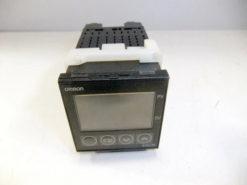 Omron E5CN-R2MT-500 100-240 V AC Multi-Range Digital Temperature Controller