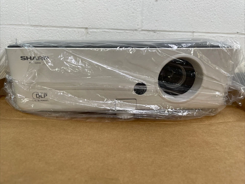 New SHARP PG-LS2000 Notevision Projector - Image 4 of 4