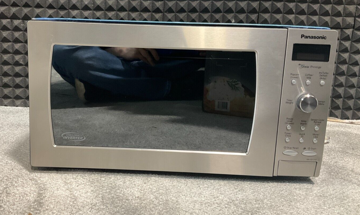 Panasonic NN-SD775S 1.6 cu ft Electric Countertop Microwave for