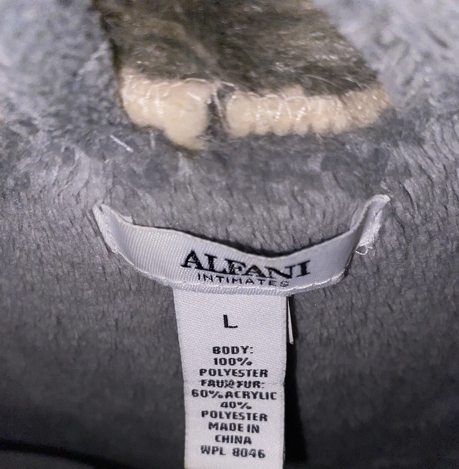 Bata larga para mujer Alfani suave felpa gris alpino ribete de piel sintética talla grande usada en excelente estado Foto 4 de 4