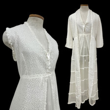 Vintage 70s LOU Lingerie Bridal Lace 2 Piece Set with Floral Motif