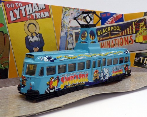 Corgi 1/76 Scale OM44003 - Blackpool Brush Railcoach - Sandcastle Centre