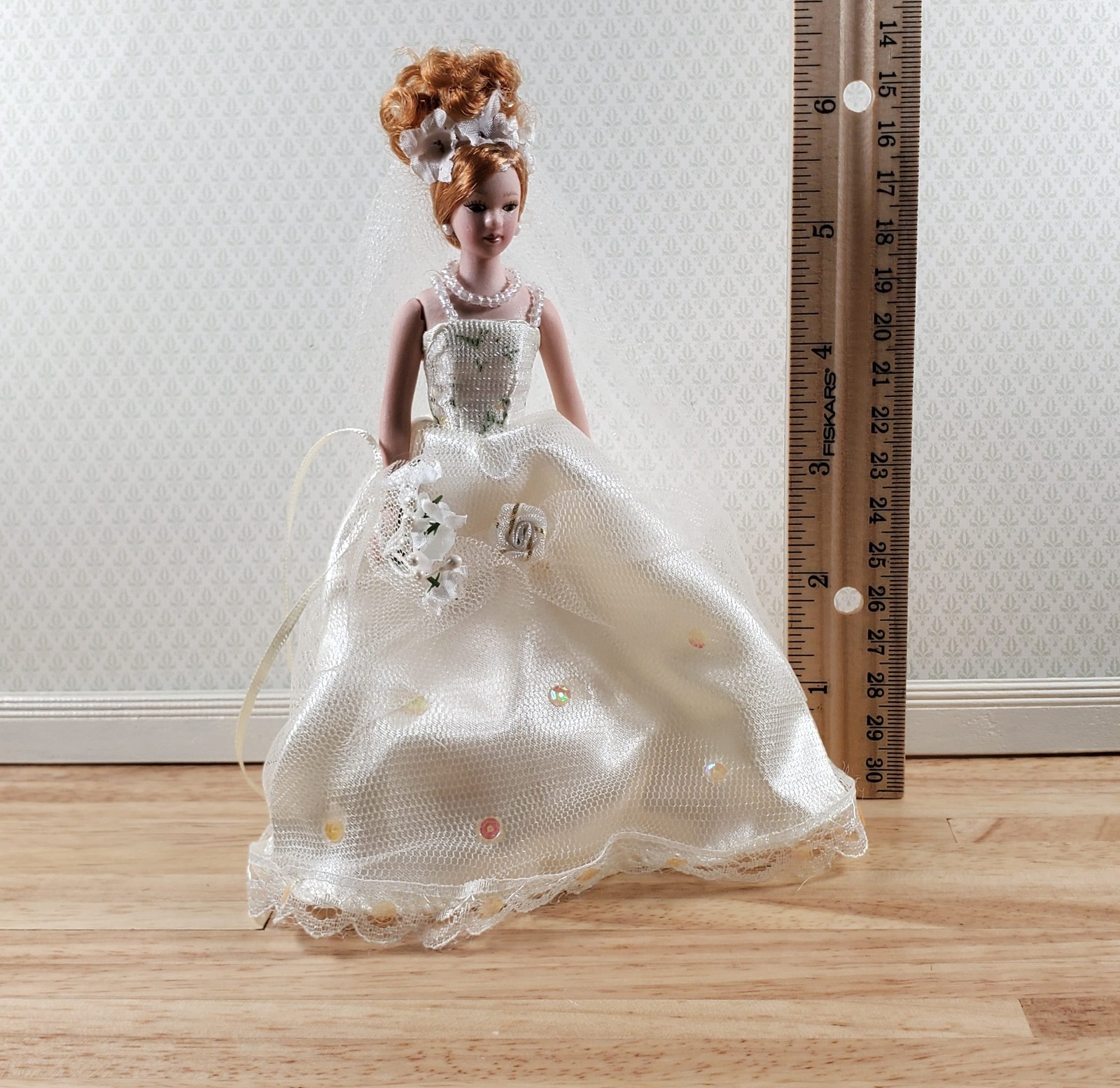 Dollhouse Wedding Bride Doll Porcelain Female Woman 1:12 Scale Miniature