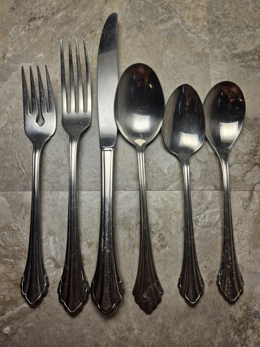 Clarette von Oneida Community Edelstahl Besteck Auswahl Kostenloser Versand für 4+ Artikel - Bild 1 von 8