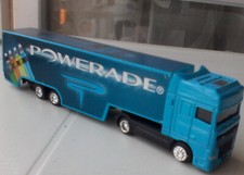 Lkw – Werbetruck – Reklametruck – Powerade – Truck – Markenlos – Mehrfarbig – di