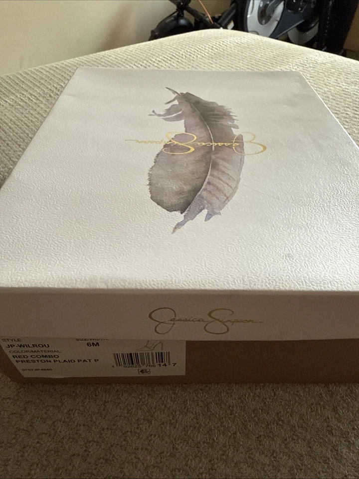 Tacones con correa en T de charol a cuadros Wilrou Jessica Simpson Foto 4 de 4