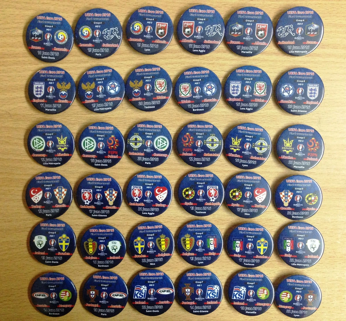 Lot D'insignes épingles De La Fédération Roumaine De Football - Vintage - Collection