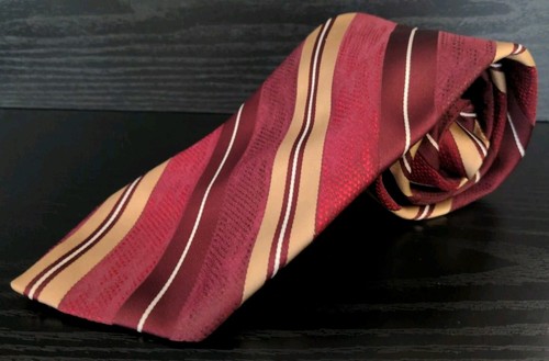 1970’s Don Loper Beverly Hills Men's Necktie 100% Poly Fat 4" 56" Red Striped - Picture 2 of 5