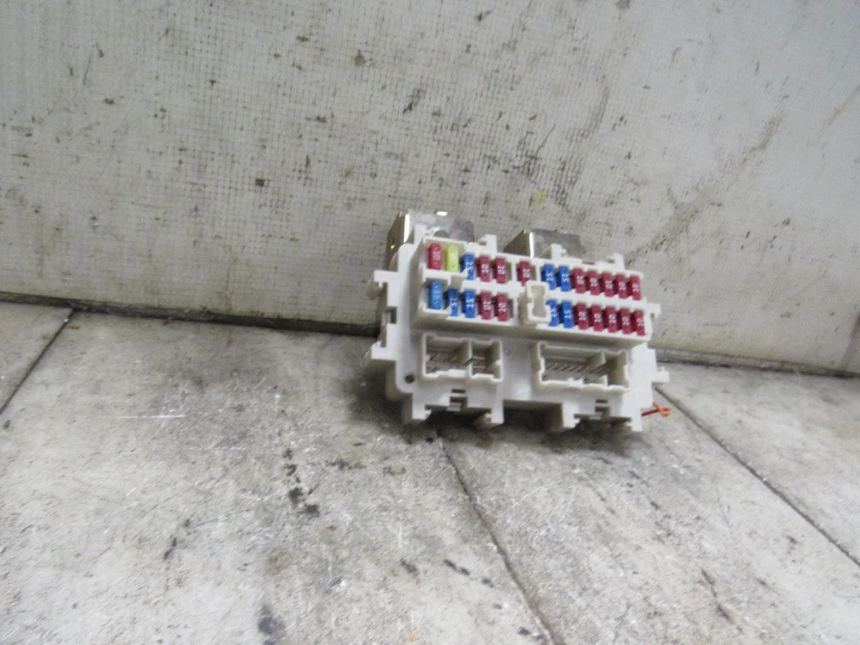 Nissan Armada 2008 cabina caja de fusibles Foto 4 de 4