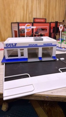 1/64 Scale Gulf Service & Gas Station Diorama Model Car Garage