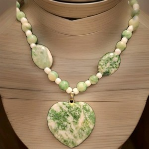Handcrafted Green and White Tree Agate Heart Pendant Beaded Necklace