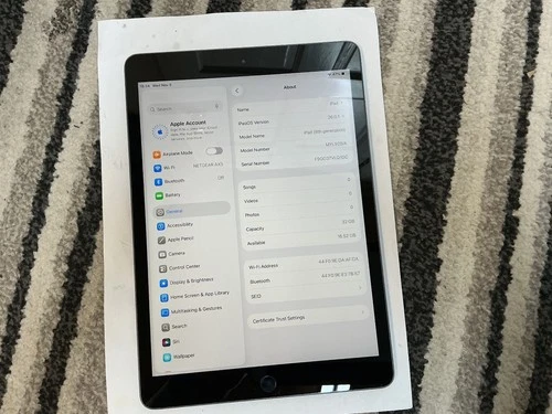 Apple iPad 8th Generation A2270 32GB-SpaceGrey- WIFI