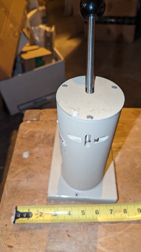 TA Instruments Sample Press for TA Standard Aluminum Sample Pan 901318.901 - Picture 3 of 7