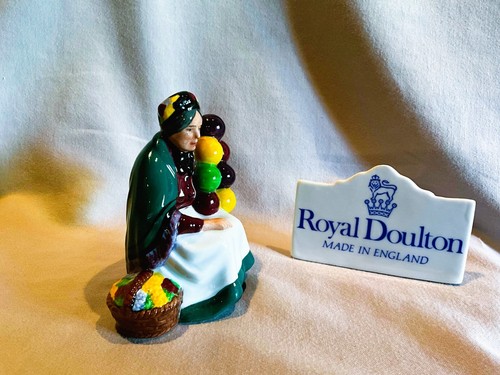 Royal Doulton figurine vintage - The Old Balloon Seller Miniature HN 2129 - 2 - Picture 8 of 10