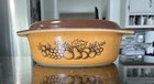 Vintage Mid-Century Pyrex 2.5 Qt 045 Old Orchard Harvest Casserole w/Brown Lid