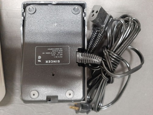 Singer Delux Free Arm Sewing Machine 5040 C Tested W/Pedal - Picture 9 of 24