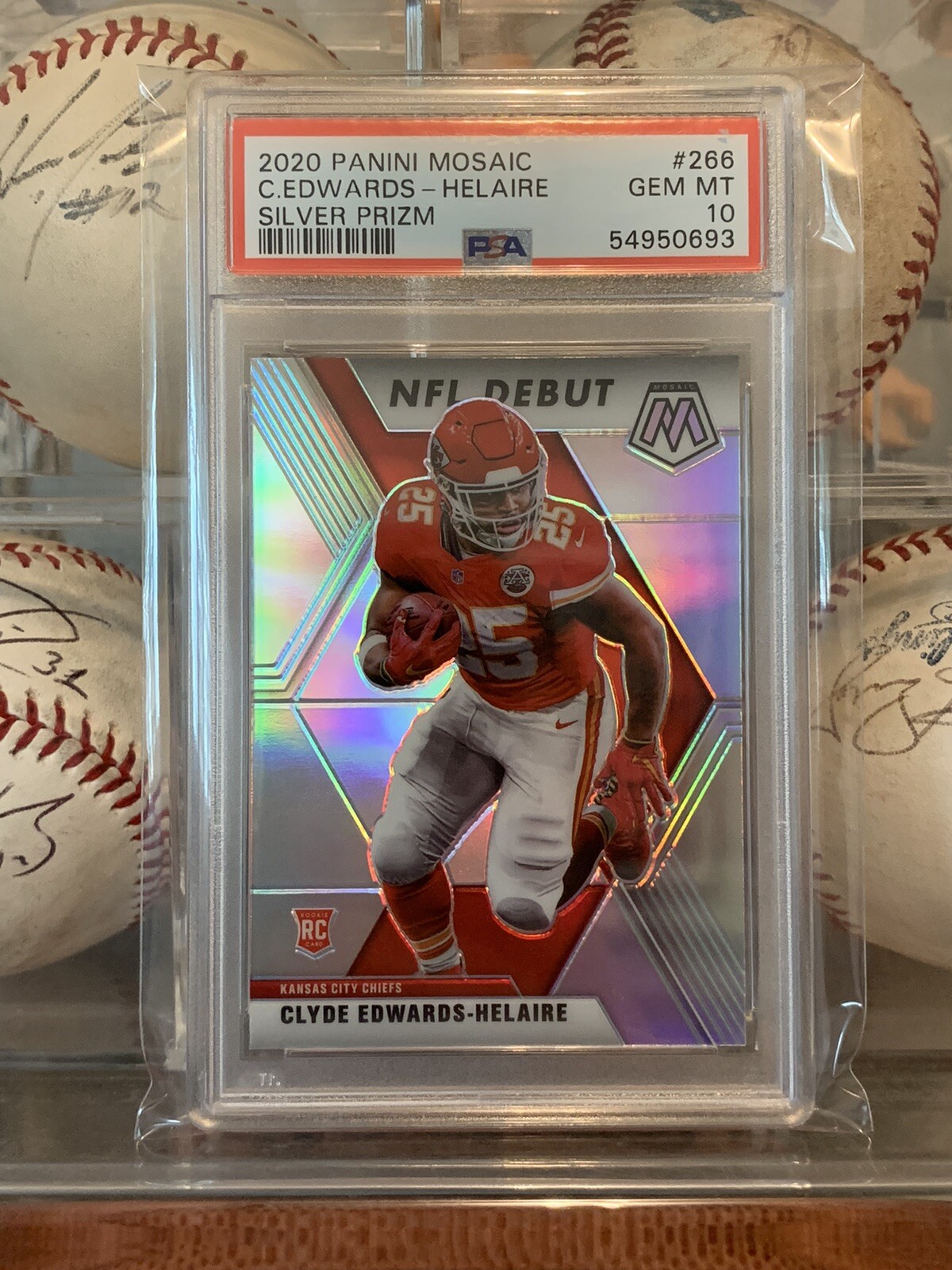 2020 Panini Mosaic NFL Debut Clyde Edwards-Helaire Silver Prism Rookie PSA 10