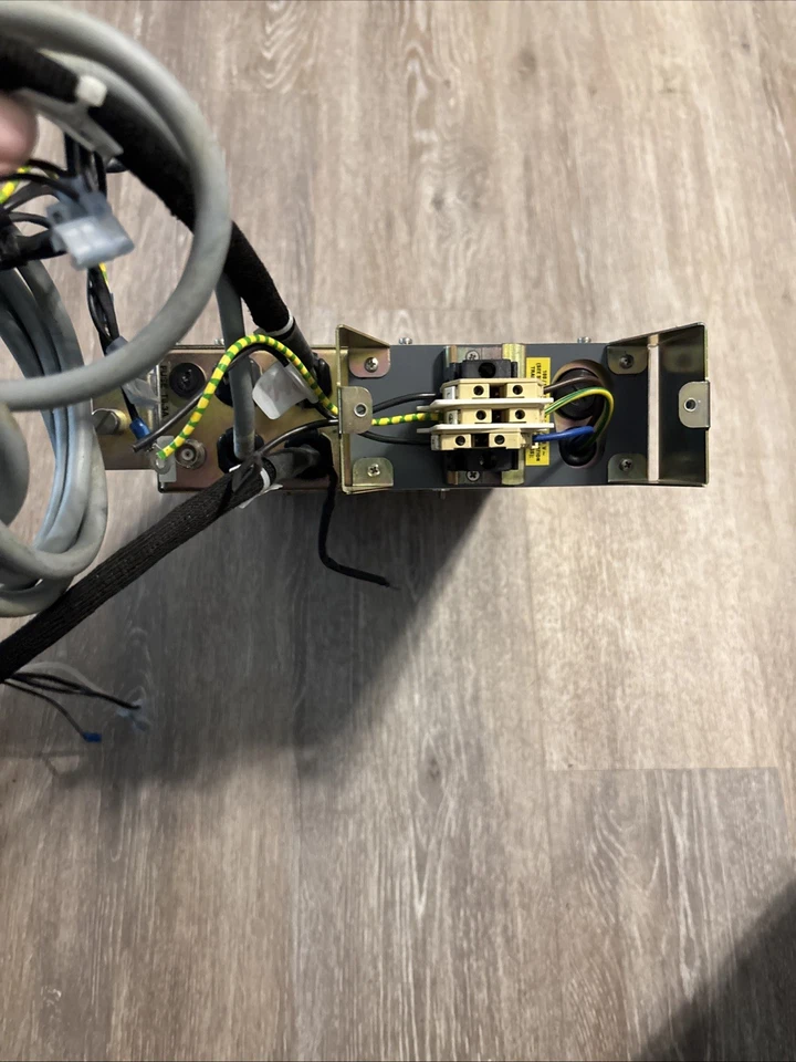 Módulo de alimentación de escaneo E Esaote Rack MRI pieza modelo # 9102403000 - Imagen 2 de 4