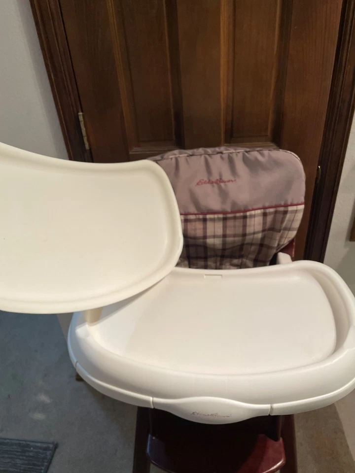 Silla alta clásica de madera Eddie Bauer 2006 (recogida local, Denver, Co) Foto 3 de 4