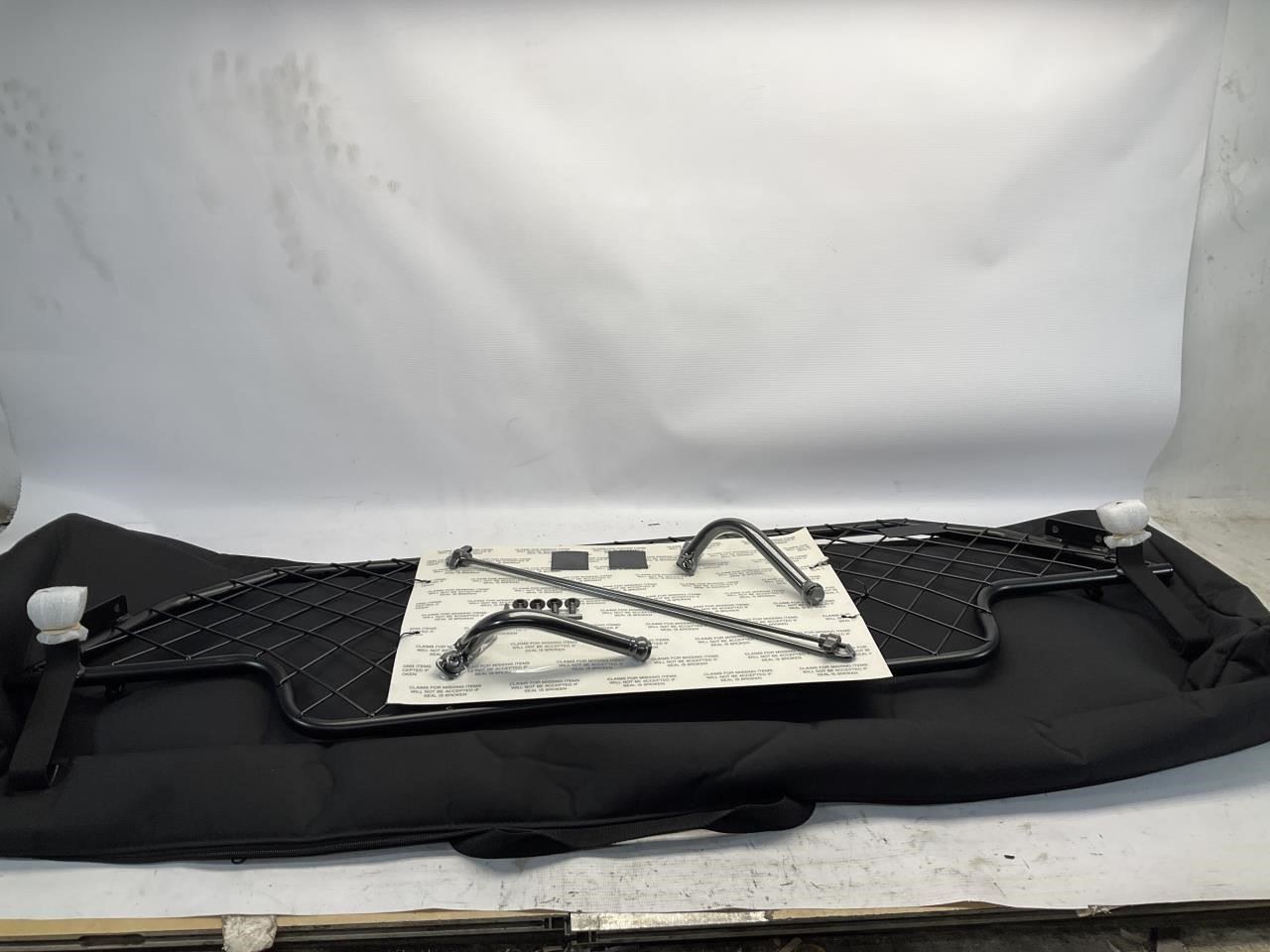 21-27 Bentley Bentayga Luggage Compartment Partition Q
