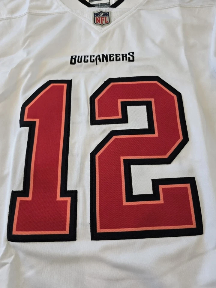 TOM BRADY #12 Tampa Bay Buccaneers White Home Jersey Men's Size Medium - Image 4 of 4