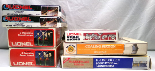 Gran lote de accesorios calibre O en cajas originales, Lionel y otros (lote 0295) | Condition: Used