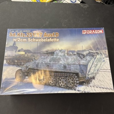 Sd.kfz.251/17 Ausf.d Tank 1:35 Plastic Model Kit DRAGON MODELS