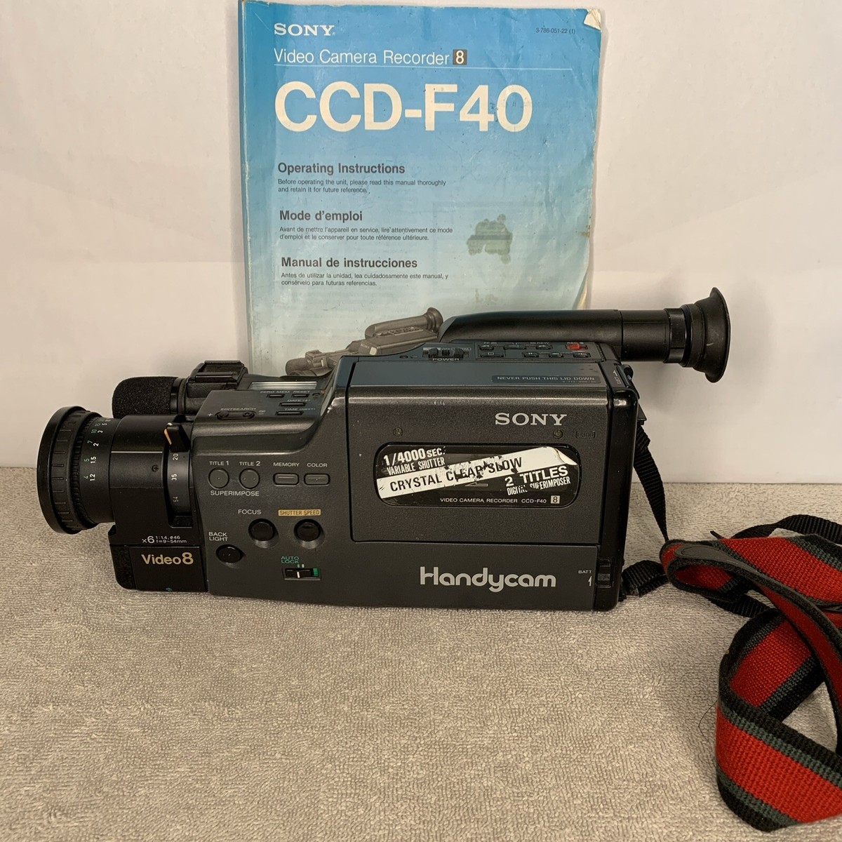 Sony HandyCam Video Camcorder 8 CCD-F40 W/ Accessories