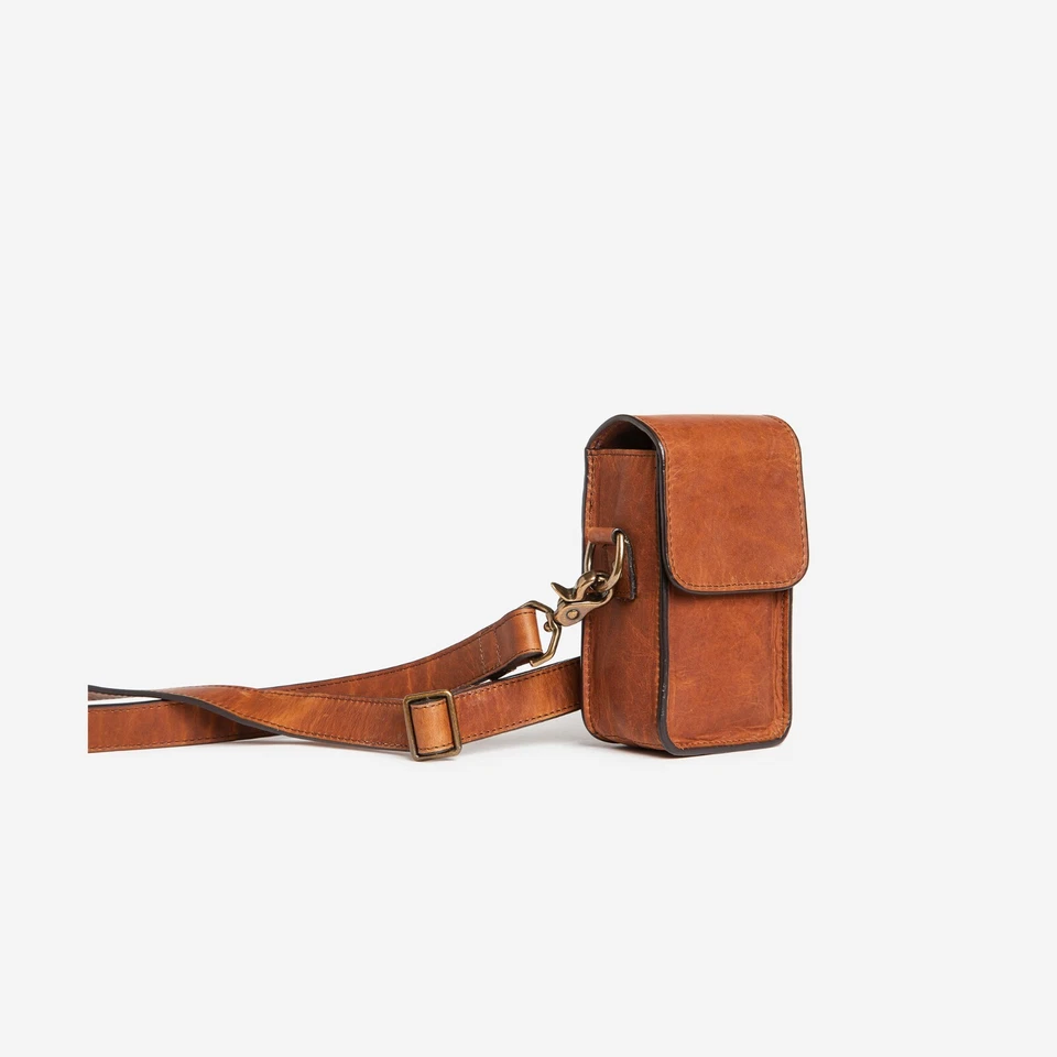 Bolso Bandolera de Cuero ONA Lisboa para Cámara (Coñac Antiguo)-Envío/Devoluciones Gratis Foto 4 de 4