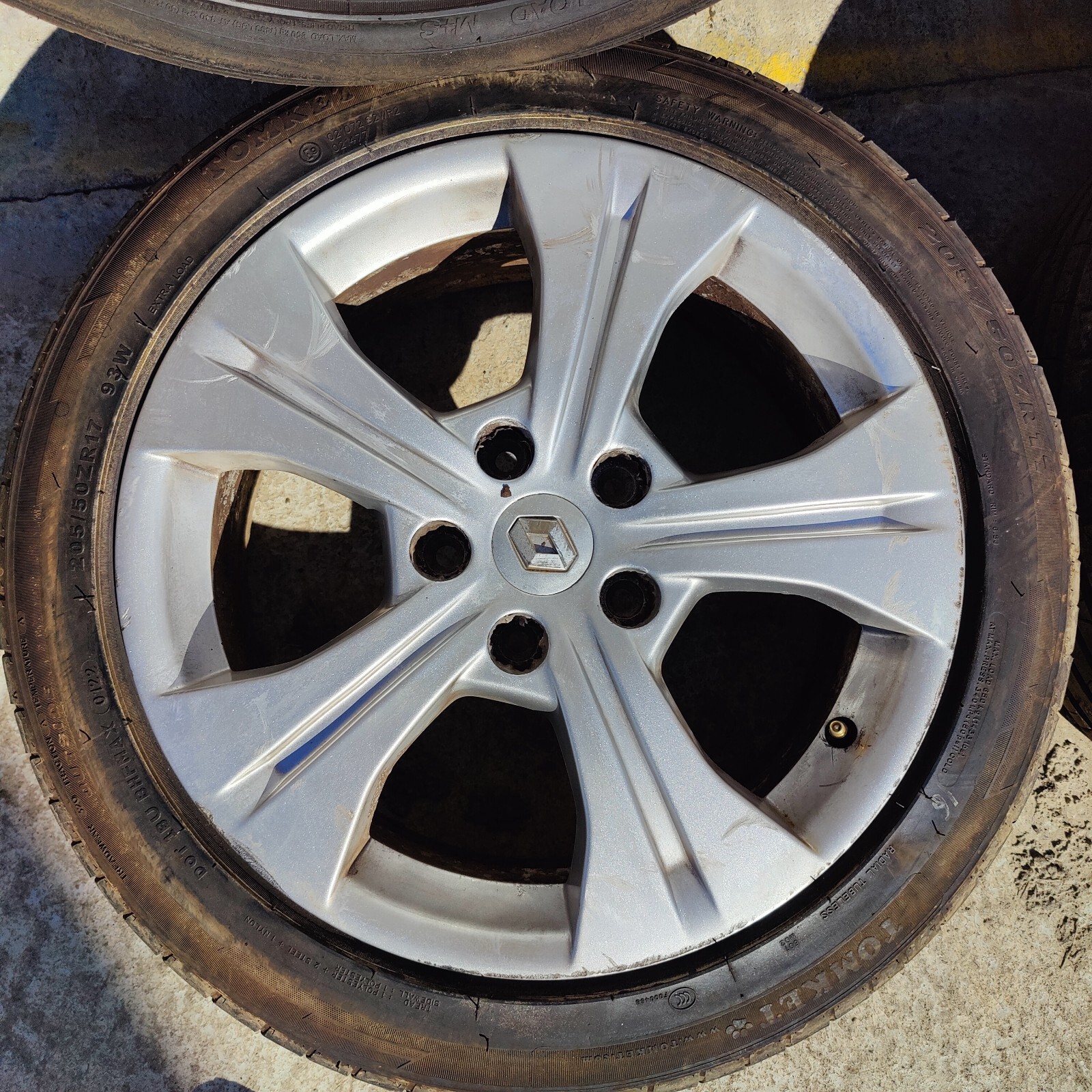 RENAULT MEGANE ALLOY WHEELS WITH TYRES 205/50 R17 eBay