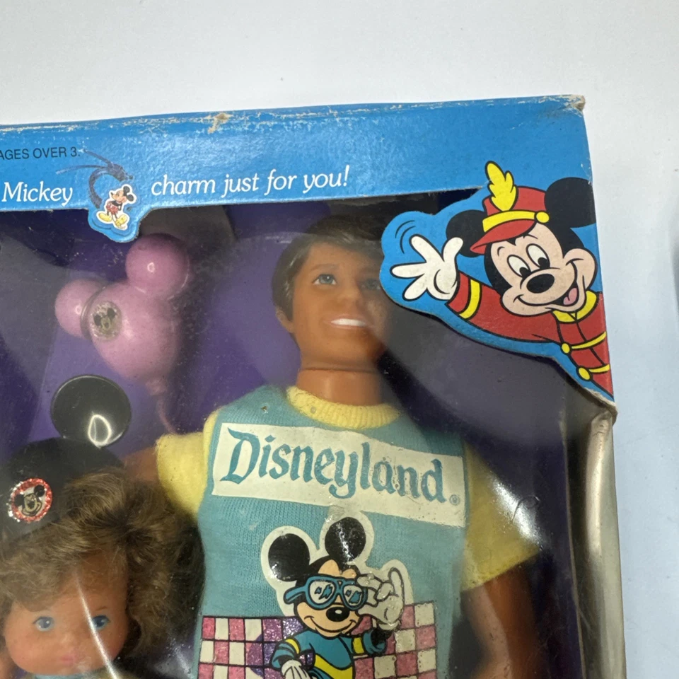 The Heart Family Visits Disneyland Park 1989 mamá/niña #7555 papá/niño #7556 en caja original Foto 3 de 4