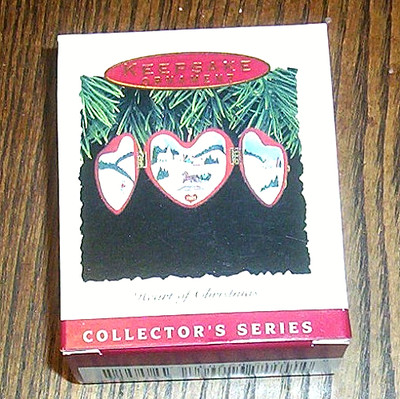 1993 HALLMARK ORNAMENT ''HEART OF CHRISTMAS''  QX4482