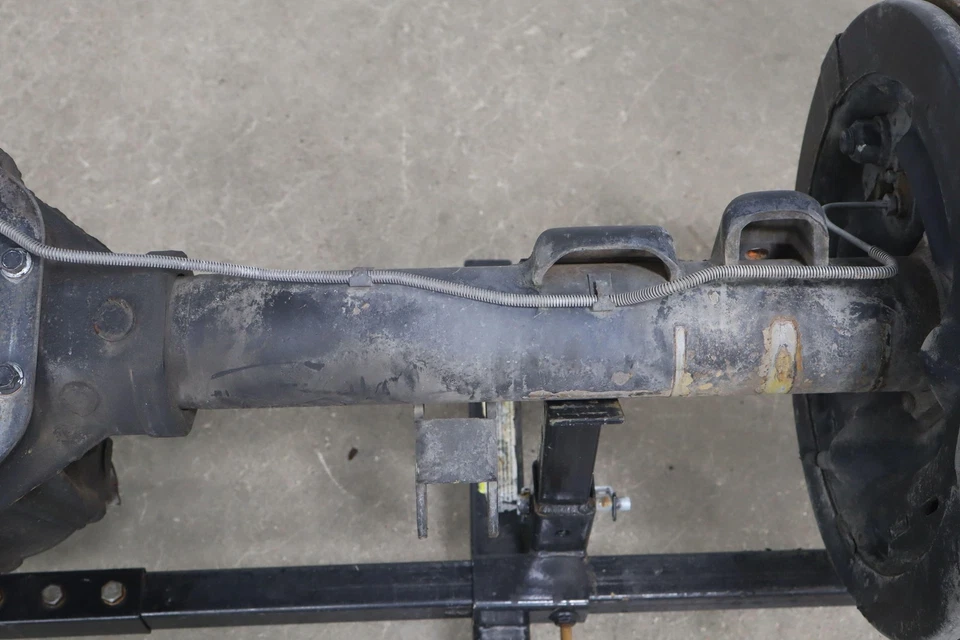 92-99 Chevy GMC Suburban 2500 4.10 Ratio GT5 Rear Axle Assembly OEM Lot Tested - Image 4 of 4